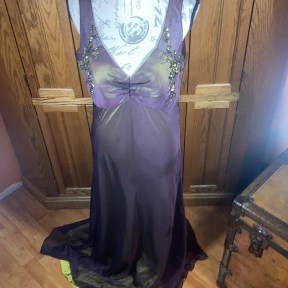 green emerald velvet dress Patra Beaded Trim Long Sleeve Metallic Dress Black/Gold 10